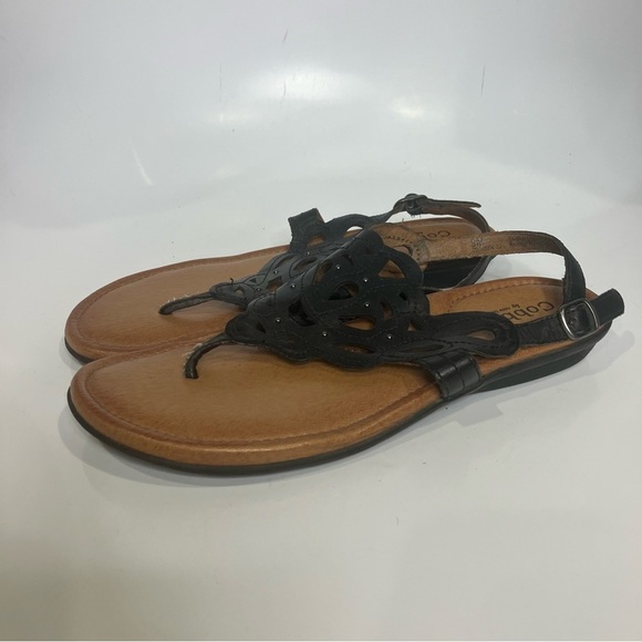 Cobb Hill black leather thong sandals size 9 - Picture 1 of 8